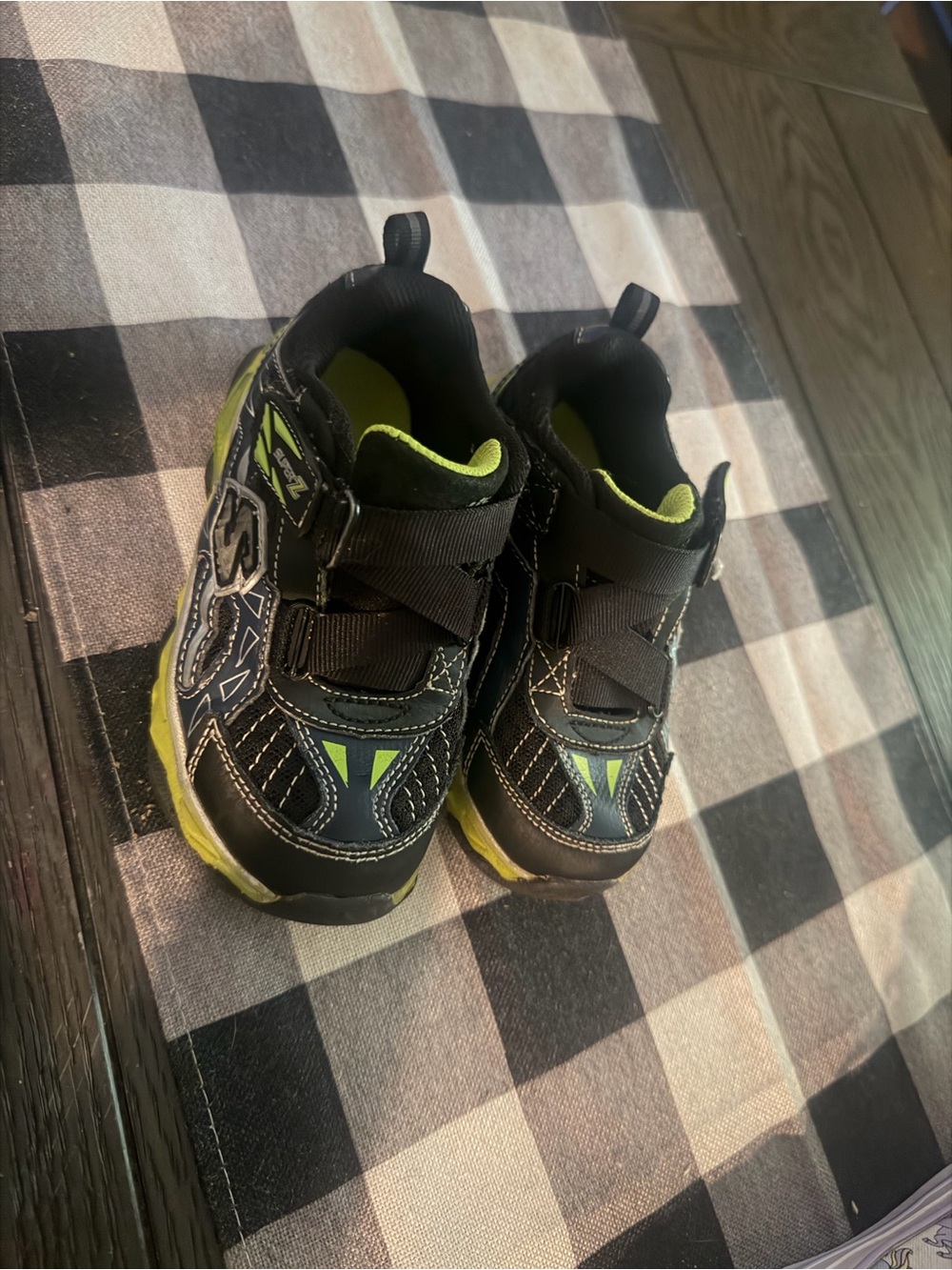 Toddler Skechers S Lights Galvanized sneakers size 9 VGC